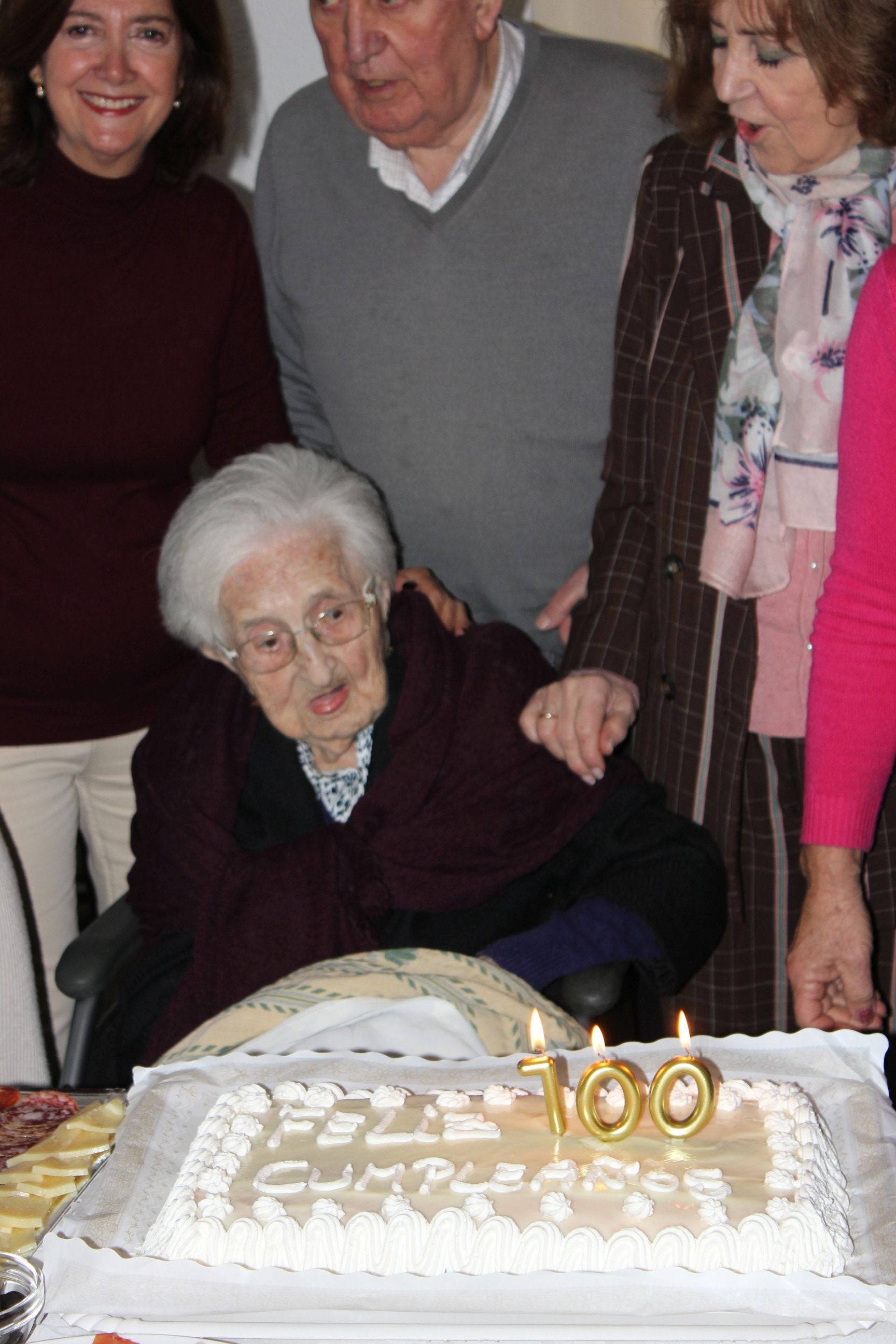 Imagen secundaria 2 - El gran regalo que la vida le ha dado a Gabina, cumplir hoy 100 años