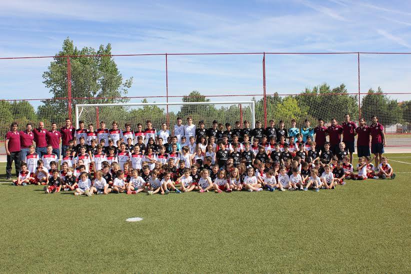 La Escuela Deportiva Casareña clausura su primera temporada con 185 integrantes