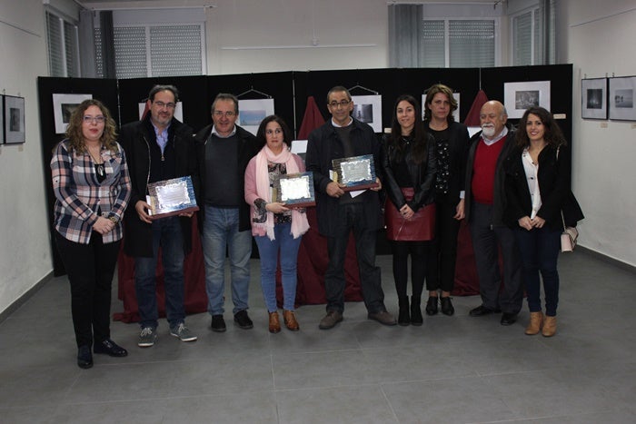 Premiados y organizadores. 