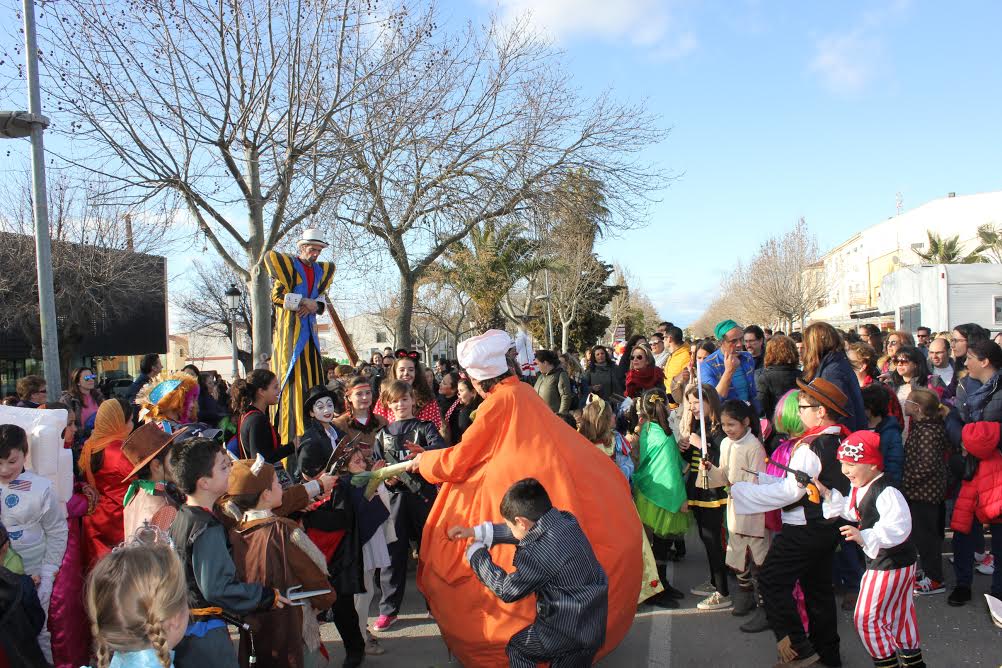 Cuatro payasos animan la fiesta infantil del Carnaval