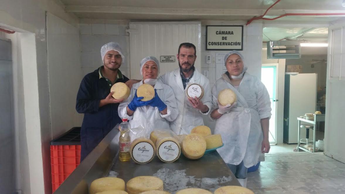 Diego Lindo, junto a algunos de los alumnos mexicanos. 