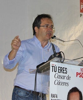 El alcalde se presenta como candidato a la secretaría provincial del PSOE