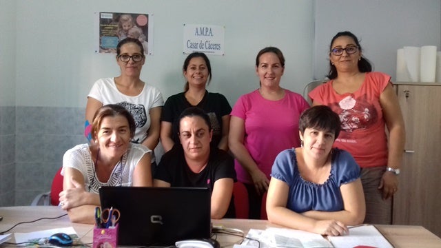 Algunas de las integrantes de la directiva. 
