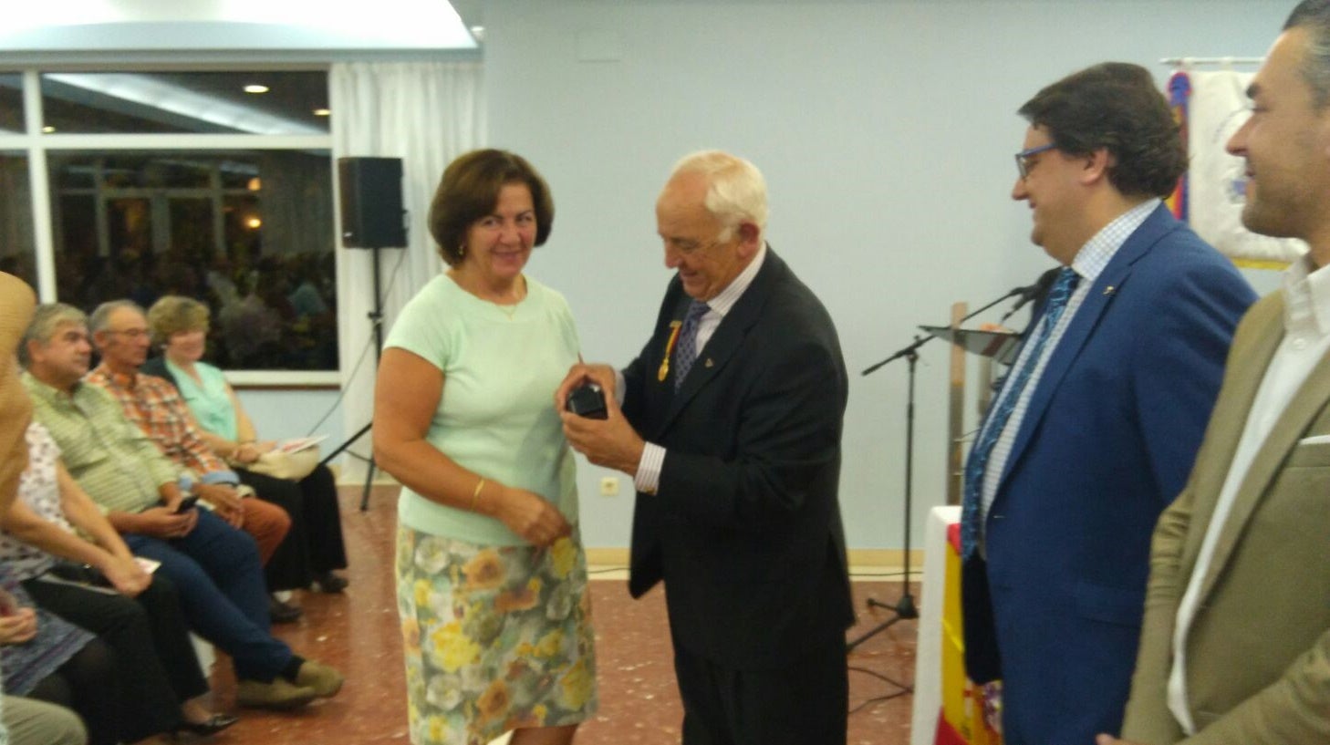 Pilar Barra, una de las casareñas que recogió el pasado sábado su distinción. 