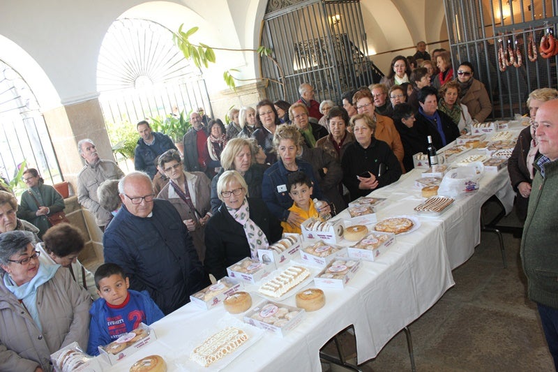 Tradicional mesa de ofrendas de la Encarnación. L.C.G.