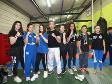 Francisco Atienza junto con las medallistas 