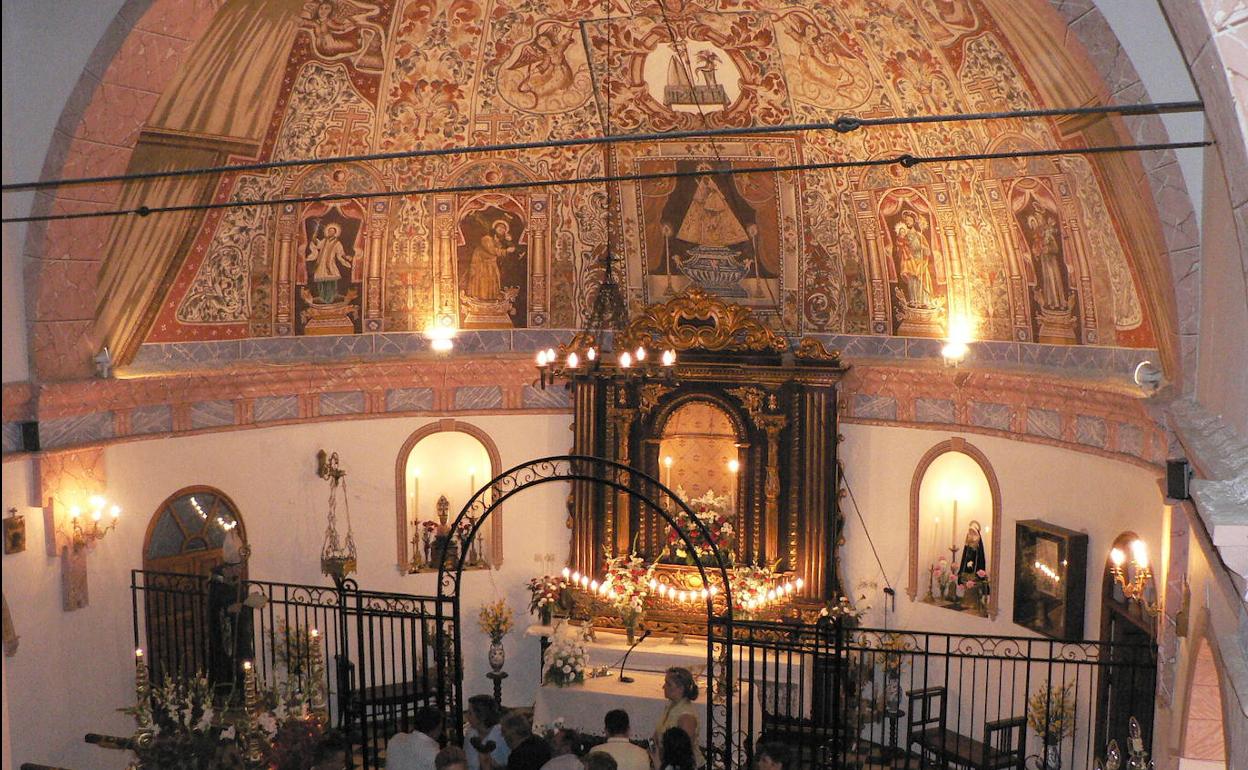 Interior de la ermita de San Benito 