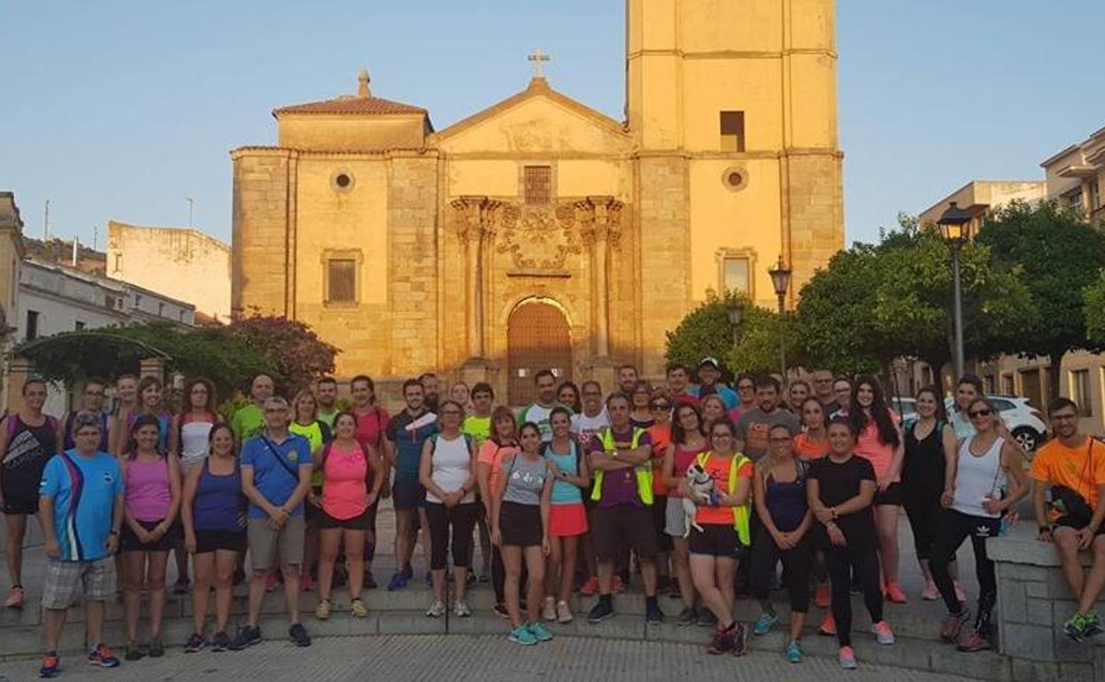 Participantes de la ruta senderista por la igualdad 