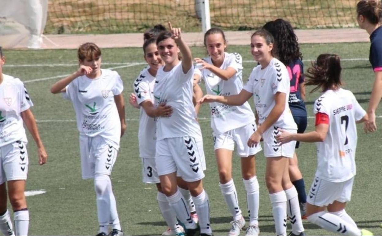 El parón corta la racha de buenos resultados del CD Castuera femenino