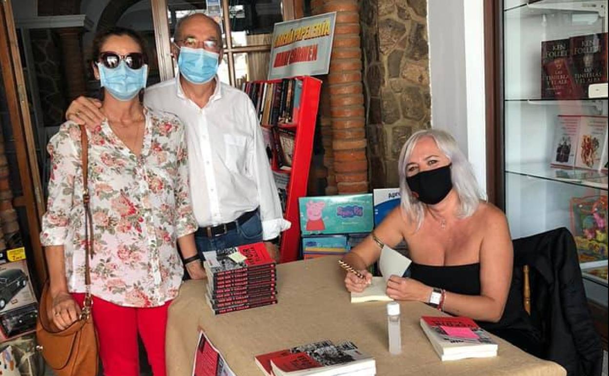 Firma de libros de Candi Morillo 