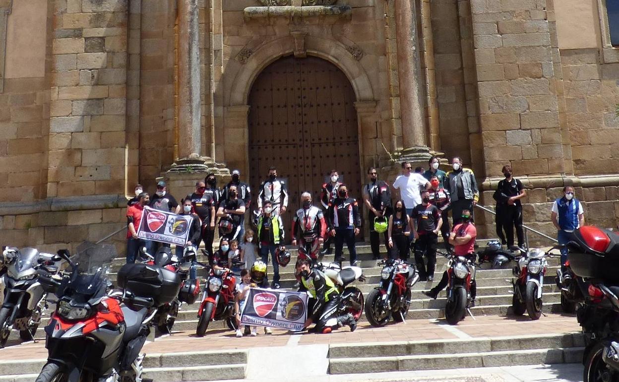 Concentración motera del Clubf Ducati Extremadura 