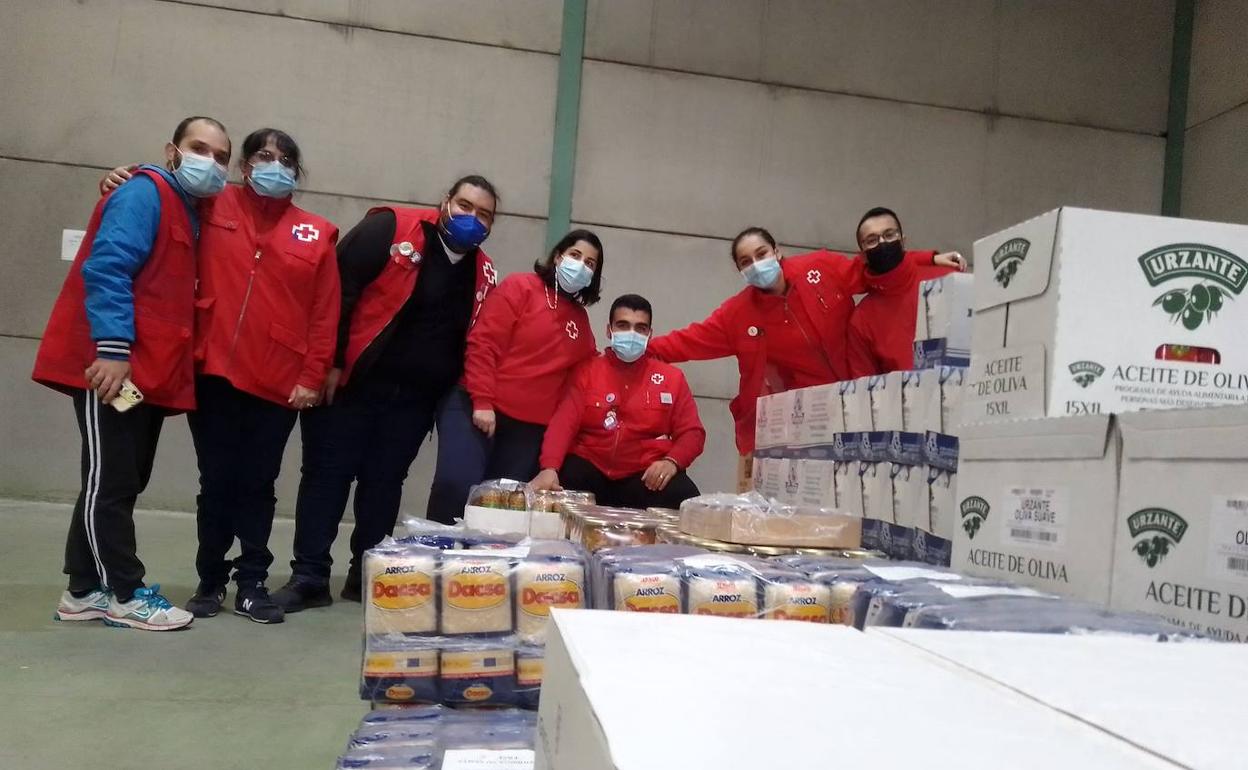 Cruz Roja Castuera reparte 23.500 kilos de alimentos de primera necesidad