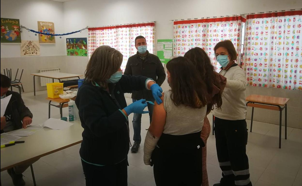 Vacunación en el colegio Pedro de Valdivia.