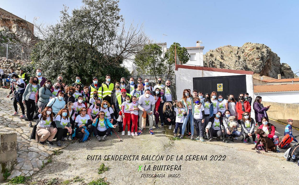 Senderistas en el Mirador de La Serena 