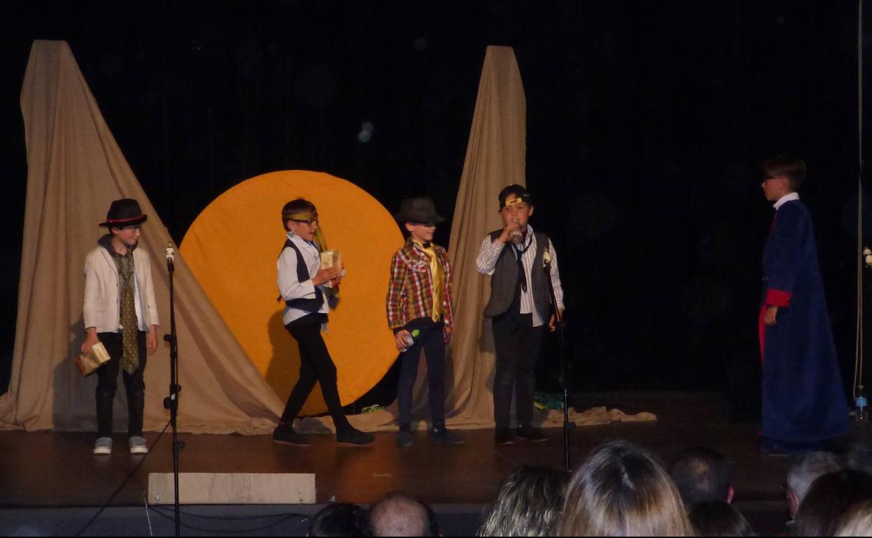 El grupo infantil de teatro 'Los Pichones' pone en escena hoy la obra 'El Principito'