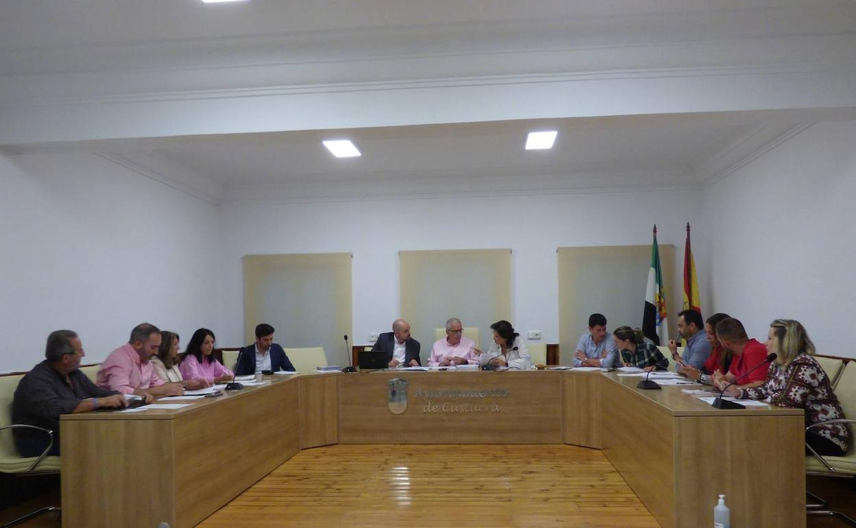 El Pleno del ayuntamiento de Castuera aprueba las fiestas locales de 2023
