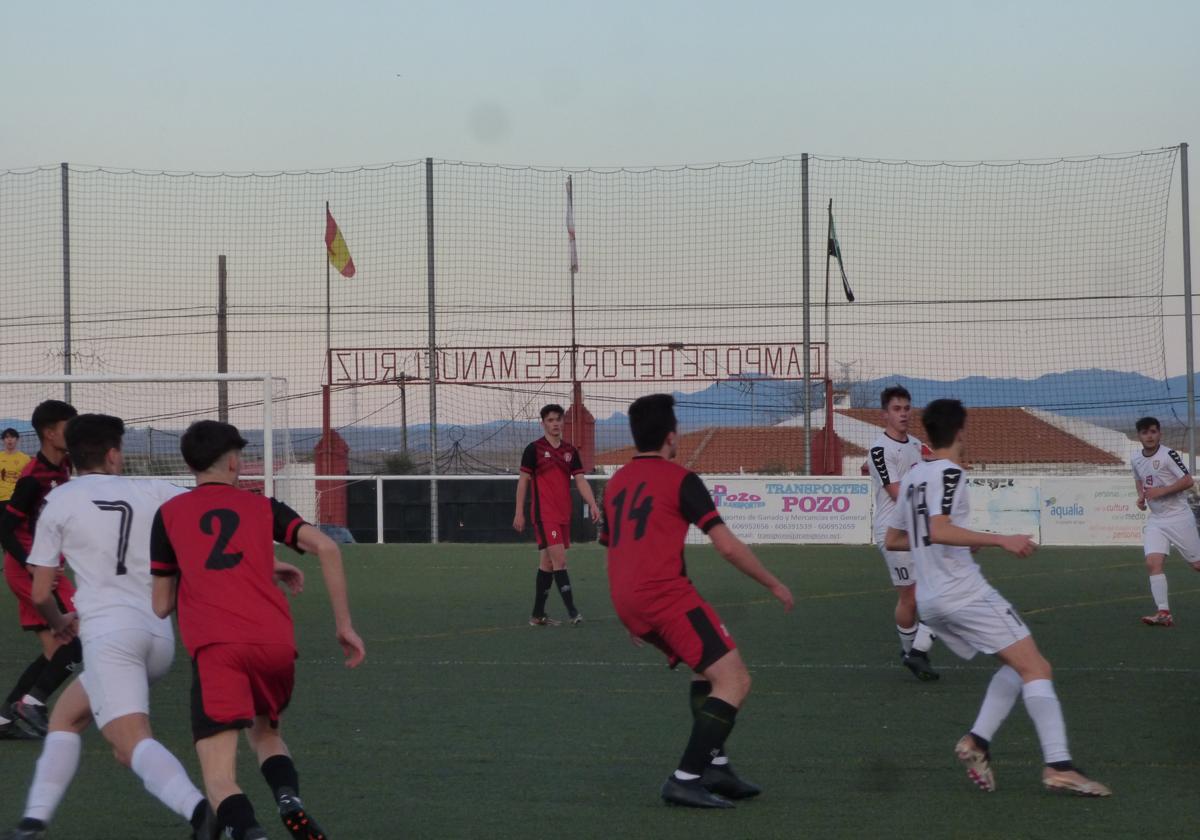 Imagen de partido de CD Castuera Juvenil ante el Emérita Augusta que finalizó 3-1.