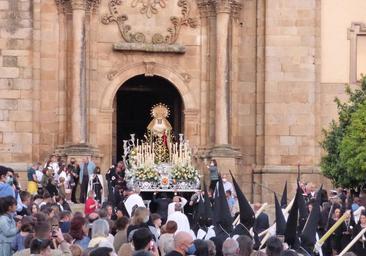 Salida de procesion de la Virgen de la Soledad el año pasado