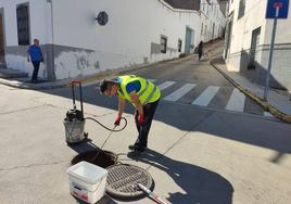 Trabajos en la red de alcantarillado.