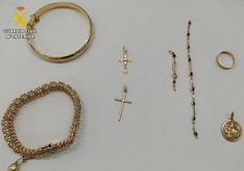 Imagen de algunas de las joyas recuperadas.