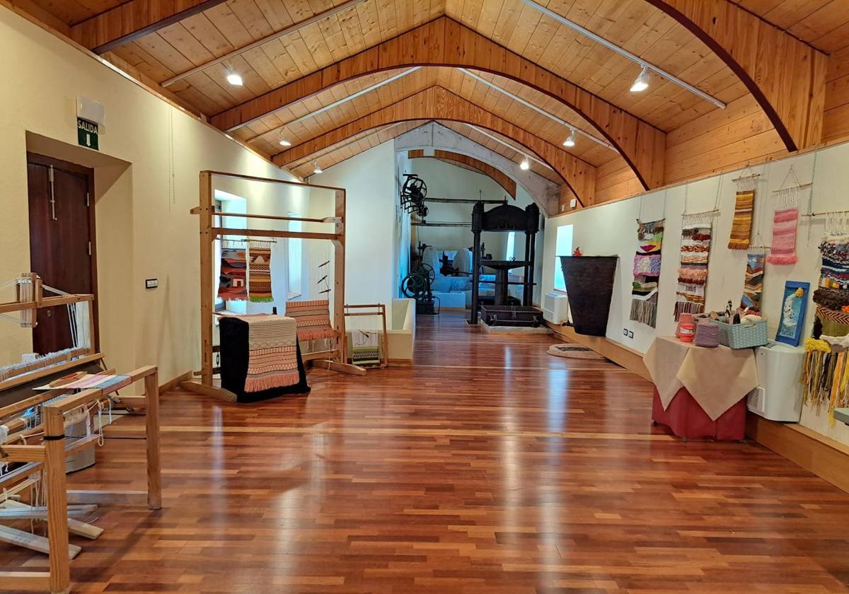 Último día para visitar la exposición colectiva fin de curso de la Universidad Popular