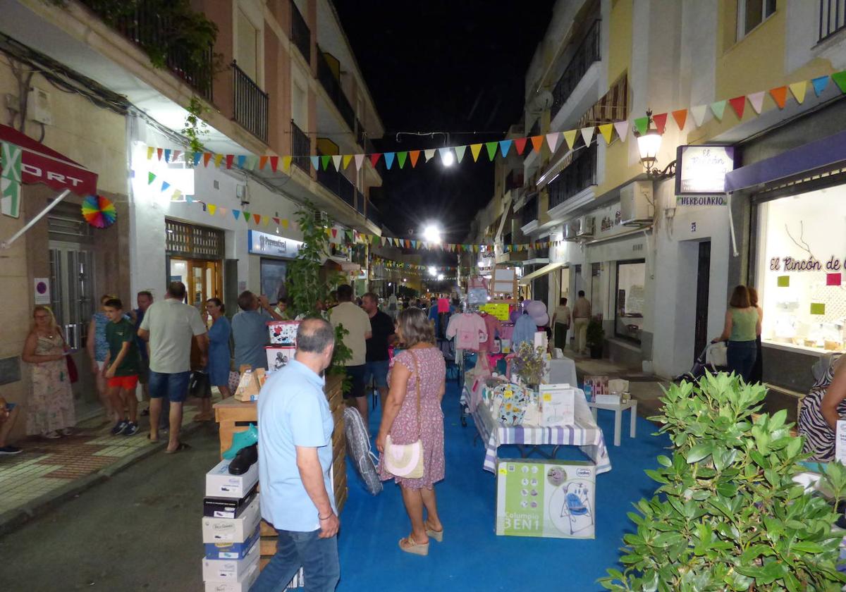 Éxito comercial y de público en el «Merca Verano Castuera 2023»