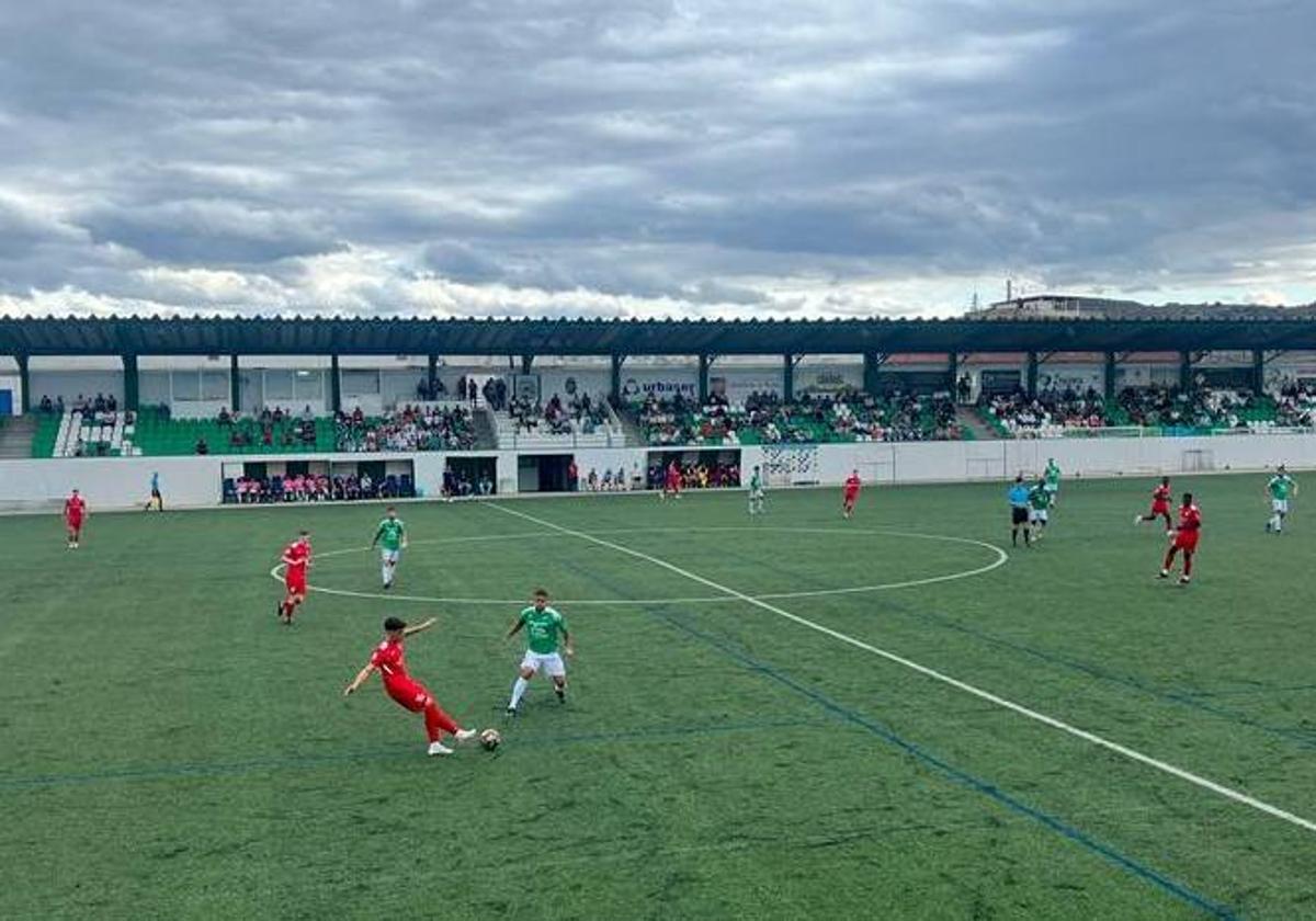 El Castuera cae ante el Moralo (3-2) víctima de sus propios errores y de la pegada del rival