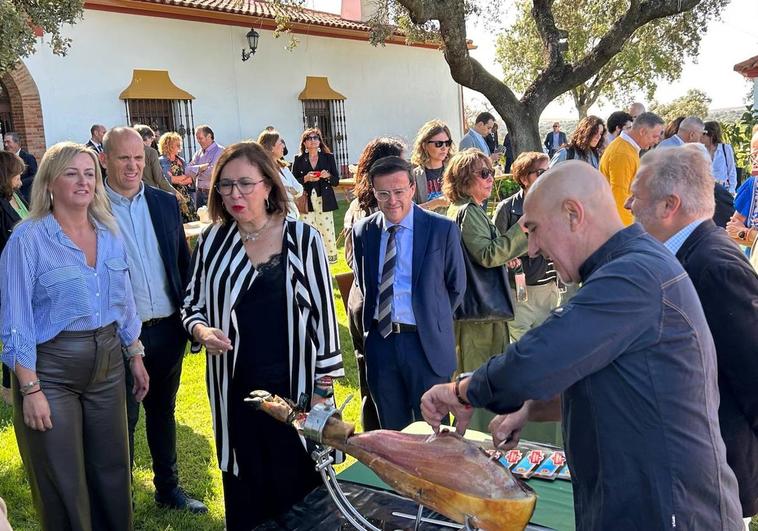 Caja Rural de Extremadura reúne a las DOP e IGP de la región en una gala para difundir su calidad