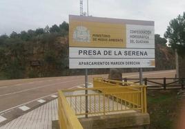 Señalización en la Presa de La Serena.