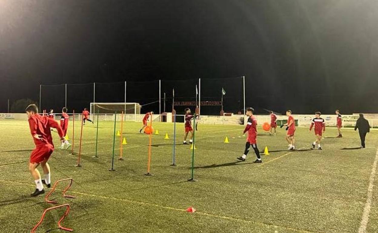 Entrenamiento del CD Castuera tras las fiestas navideñas. 