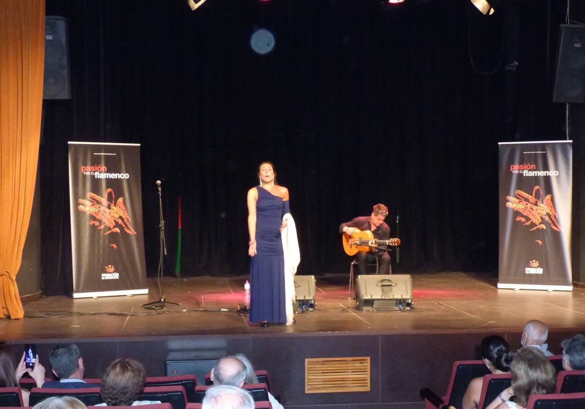 Celia Romero, Javier Barquero y Francis Pinto, llevaron la «Pasión por el Flamenco» a Castuera