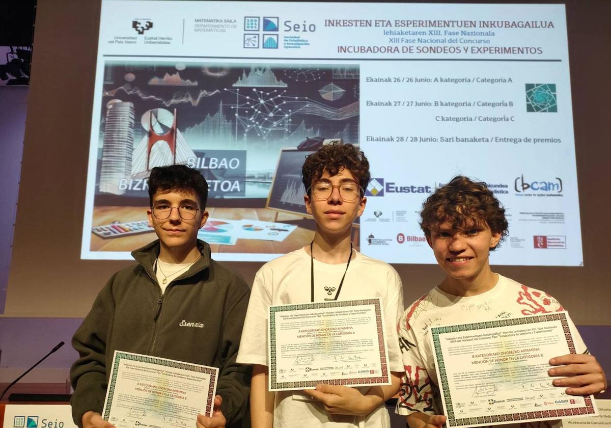 El equipo del IES Castuera «Mención de Honor» en la Fase Nacional del concurso «Diviértete con Estadística» modalidad ESO