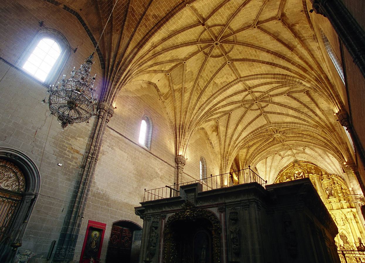 Interior de la Catedral cauriense