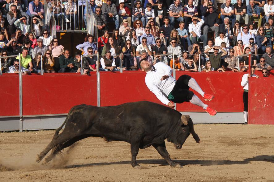 Salto de uno de los recortadores
