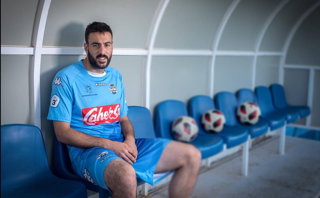 José Antonio Mahillo, en el banquillo de La Isla