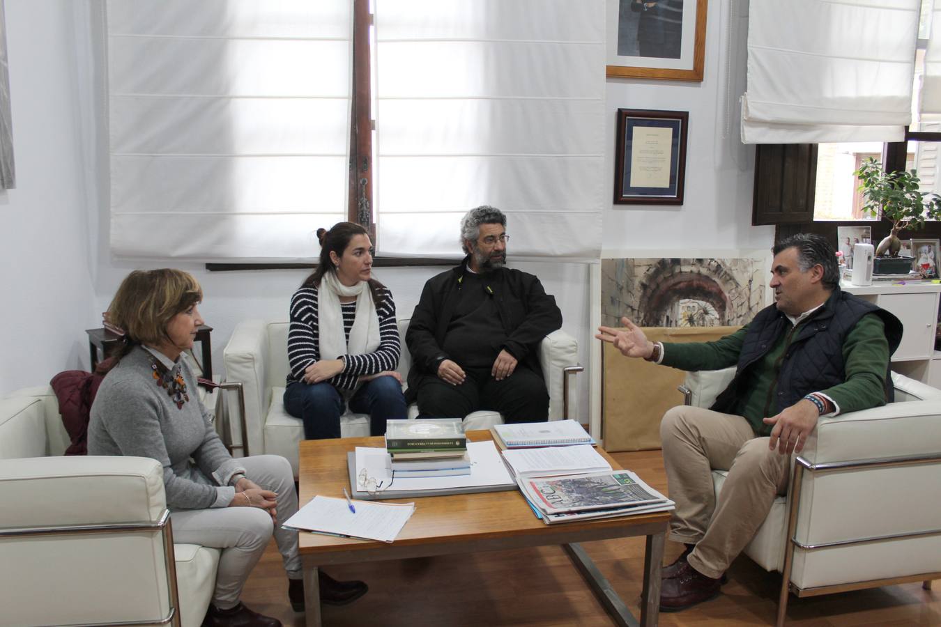 Alcalde y profesores del CPR de Coria