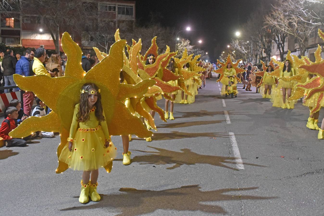Grupo de carnaval muy numeroso