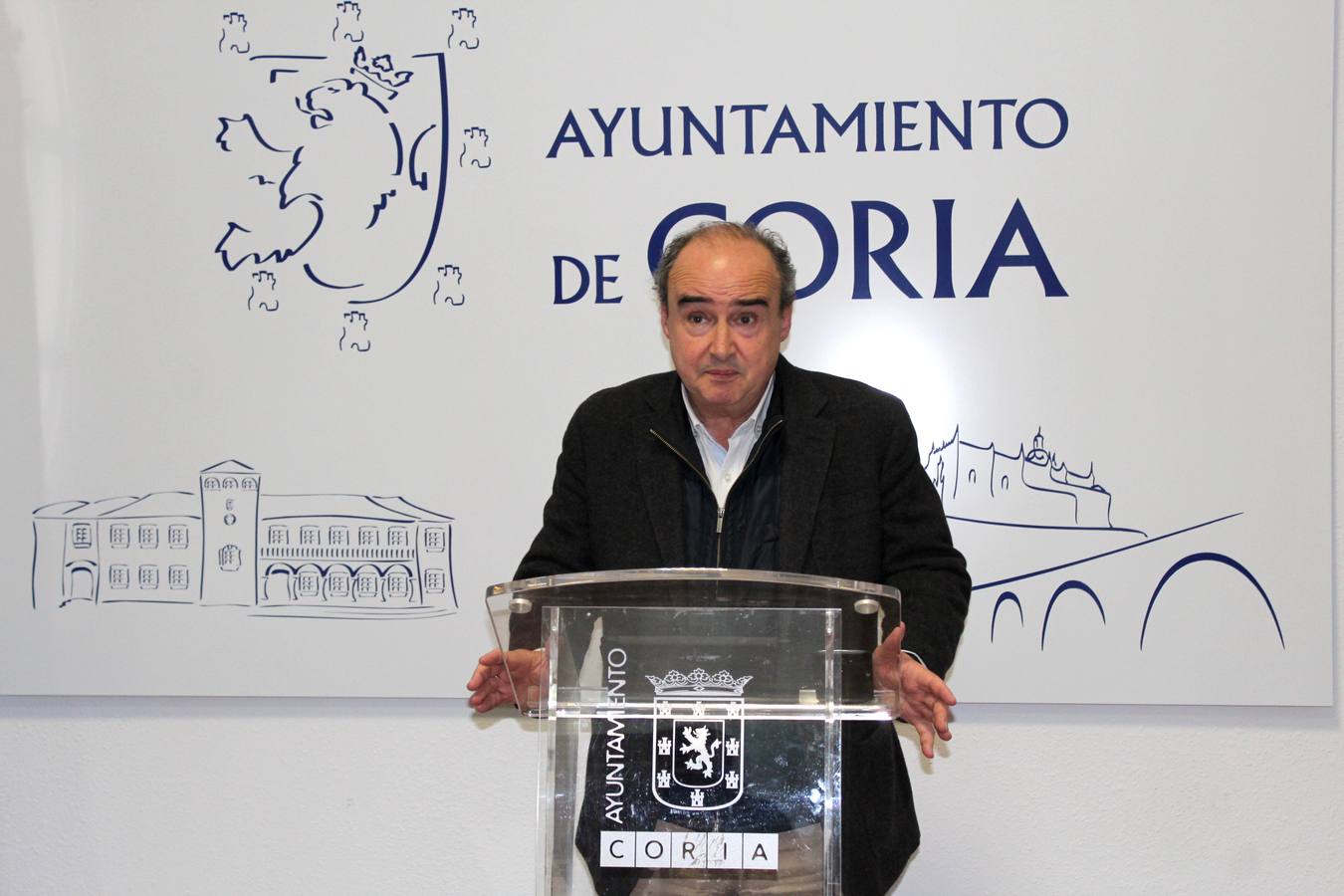 Pablo Enciso aclara que los contratos temporales de relevo se han realizado dentro de la legalidad