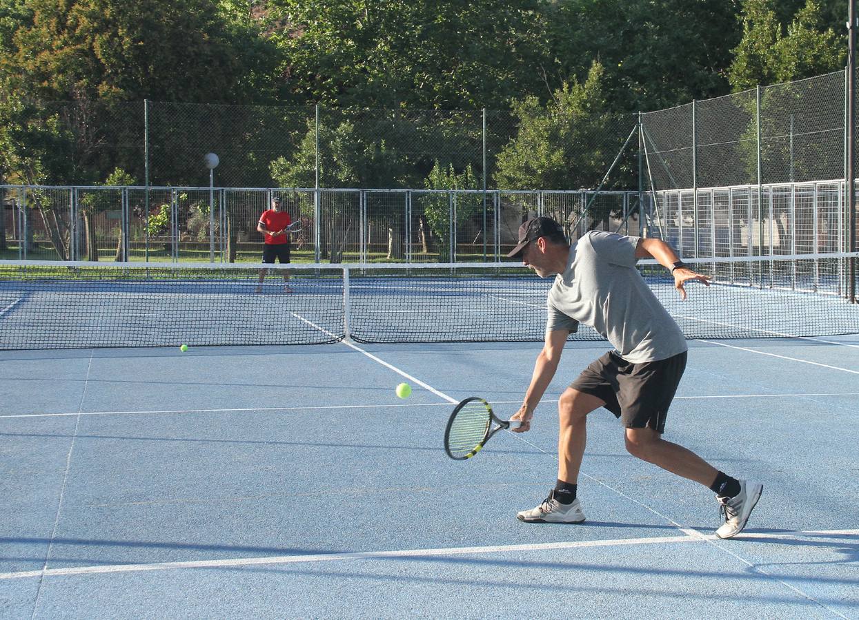La ciudad acoge el Campeonato de Extremadura de Tenis de Veteranos