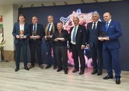 Foto de familia de los galardonados en los V Premios ASECOC.
