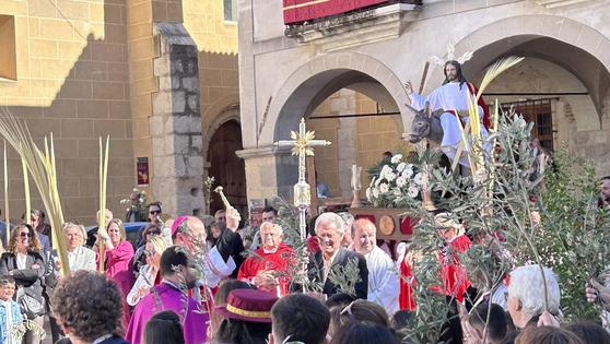 Coria celebra el Domingo de Ramos con la procesión de «La Borriquita»