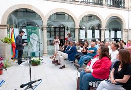 El ganador del premio durante su intervención.