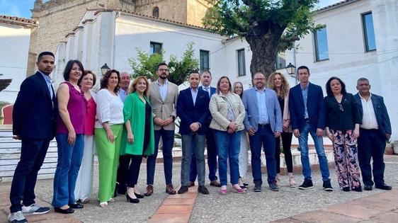 Martín Franco, candidato de Vox en Coria, presenta su lista para el 28M
