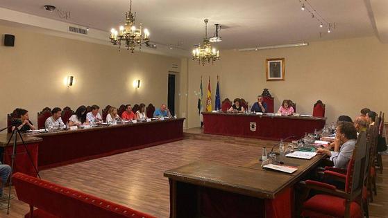 El Ayuntamiento celebra el último pleno de la actual legislatura