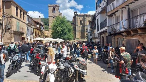 Disfruta de la Sierra de Gata con una ruta en moto organizada por la peña Esperando de Coria