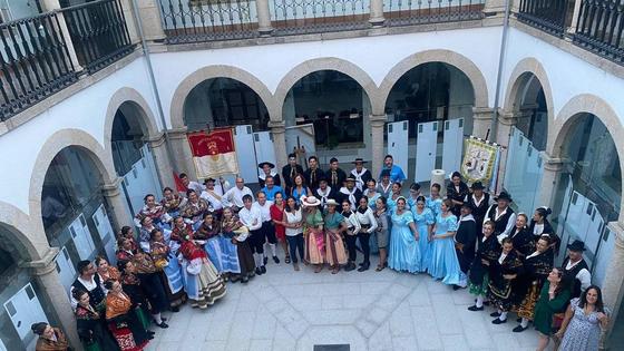 Cientos de personas disfrutan del 42 Festival Internacional de Folklore en honor a Pilar Boceta