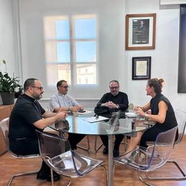 Reunión del Dean y la alcaldesa.