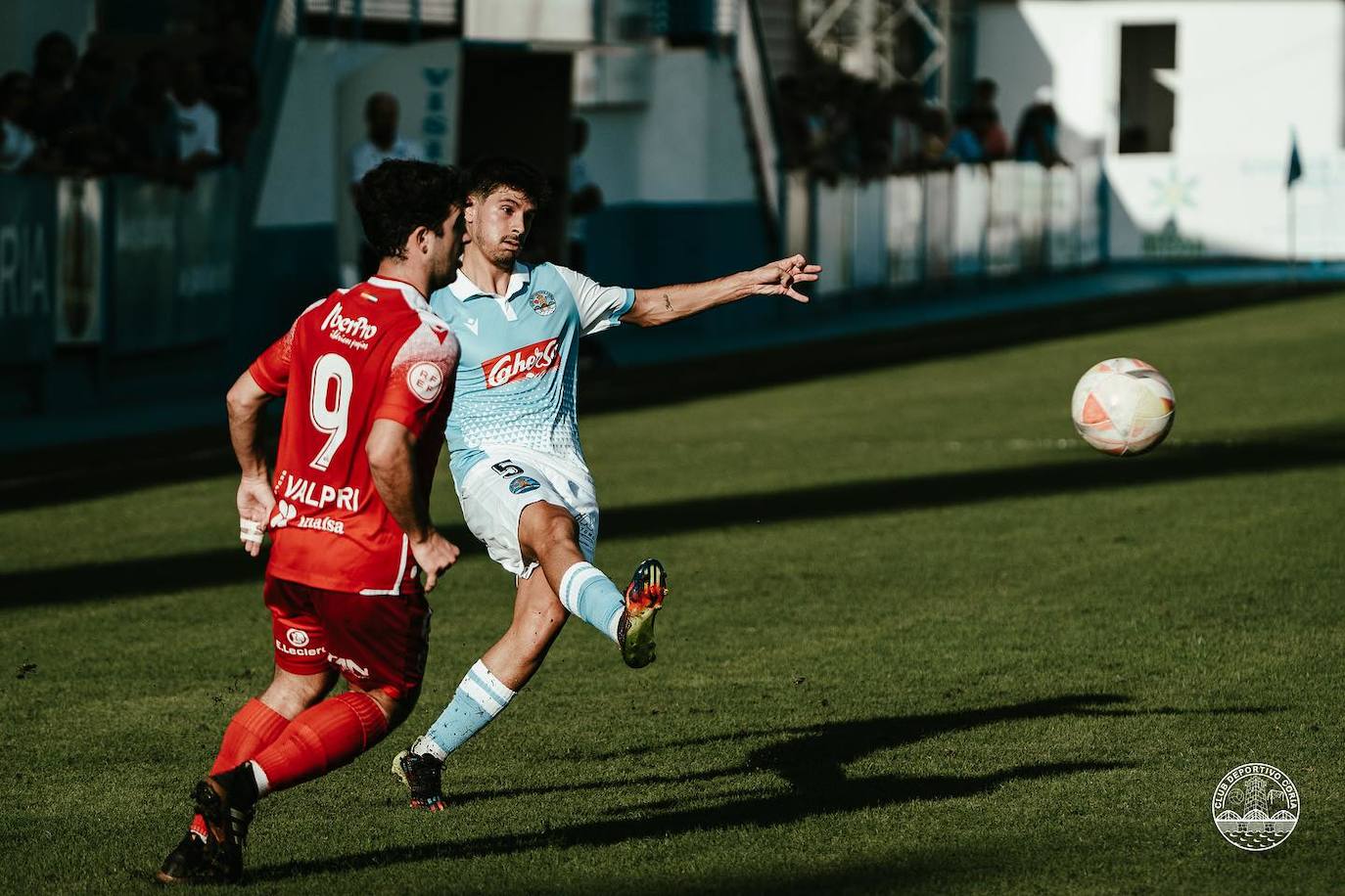 El CD Coria sigue líder pero pierde su renta