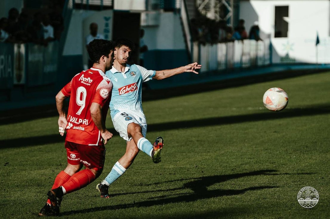 El CD Coria sigue líder pero pierde su renta
