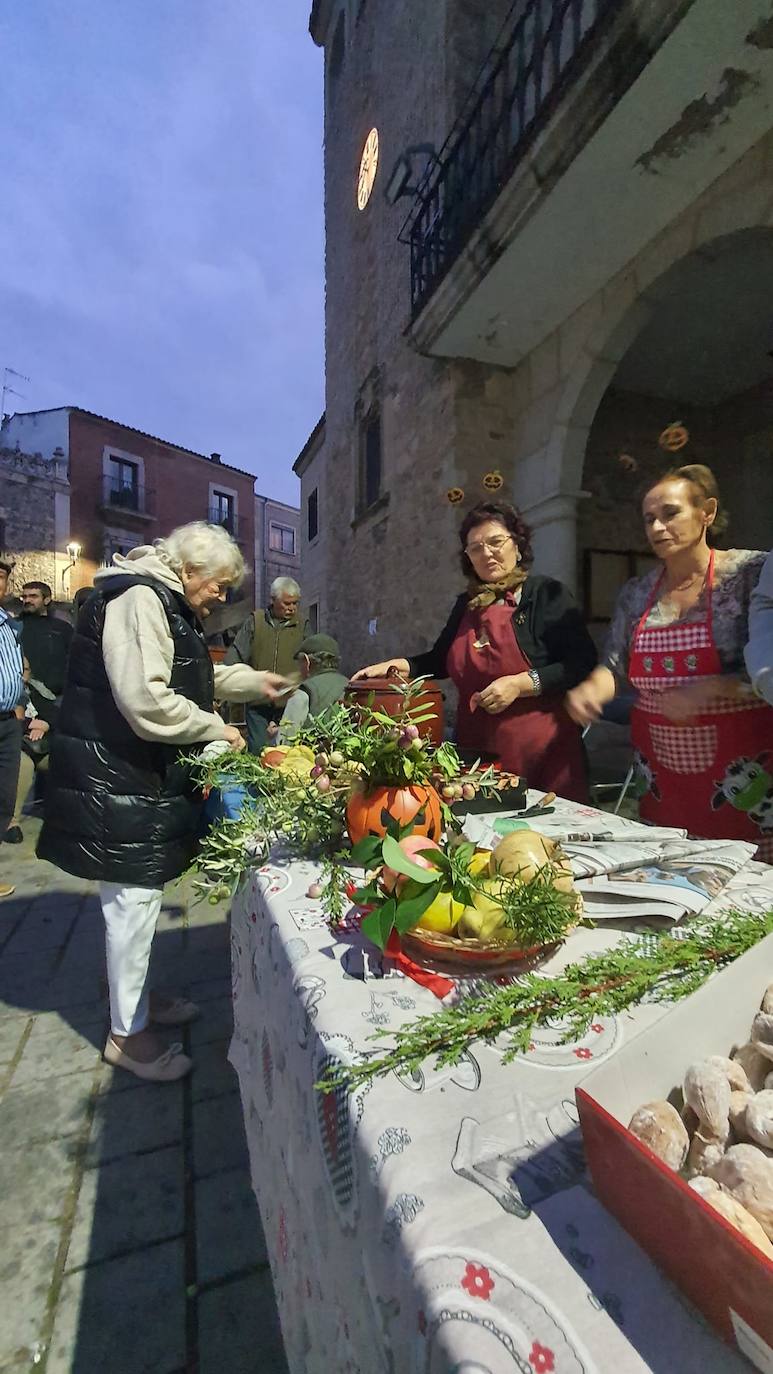 El II Festival de la Chaquetía acoge a cientos de caurienses en apoyo a AFA